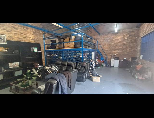 400M² WAREHOUSE TO LET IN NELSPRUIT EXT 8